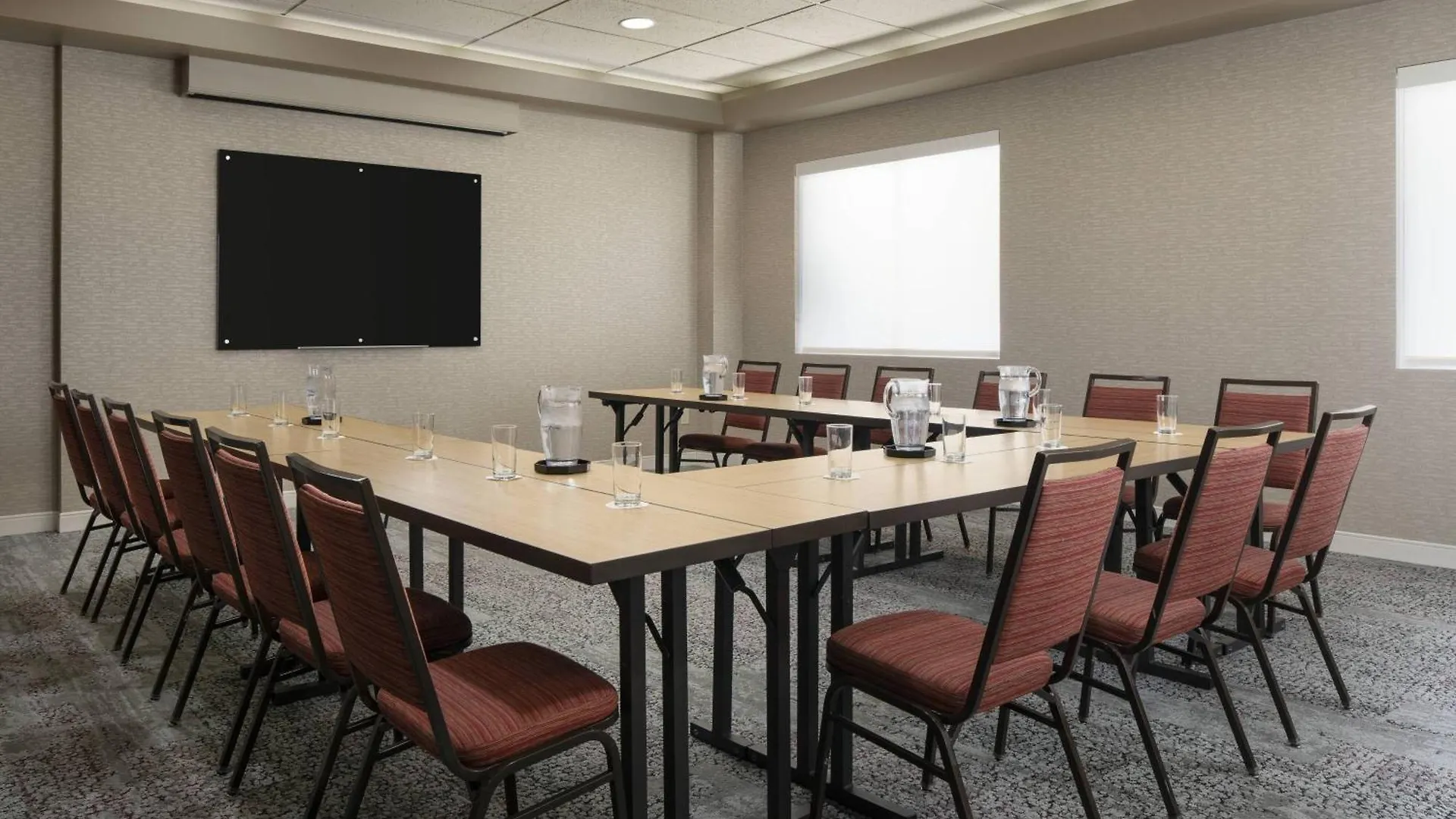 Courtyard By Marriott Denver Airport