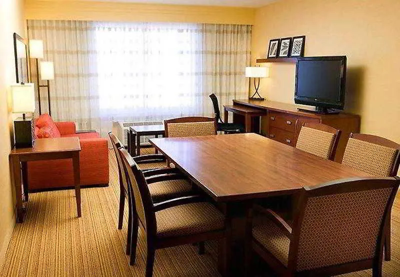 Courtyard By Marriott Denver Airport Hotel